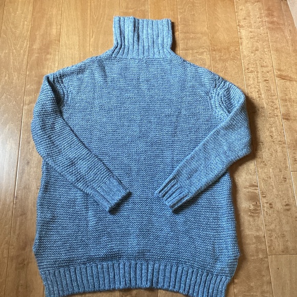 Zara Women’s Turtleneck Oversized Sweater Sz Medium - Picture 5 of 6